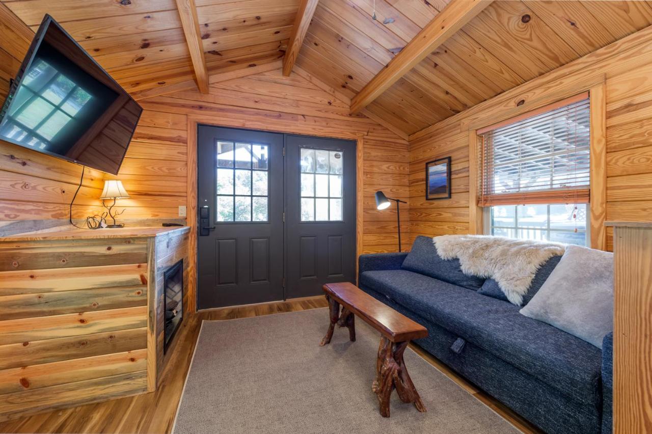 | Asheville River Cabins