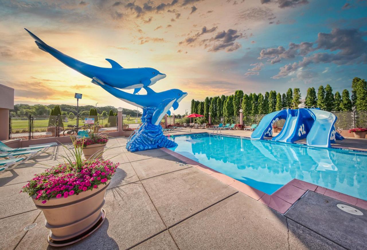 | Grand Marquis Waterpark Hotel & Suites