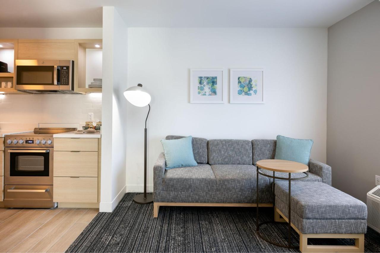 One-Bedroom Queen Suite at Towneplace Suites by Marriott Canton Riverstone Parkway