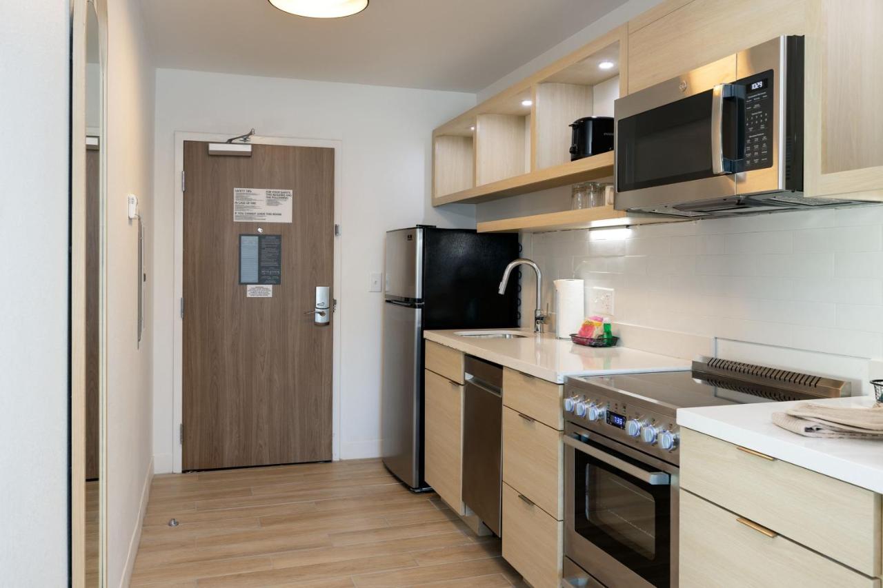 One-Bedroom Queen Suite at Towneplace Suites by Marriott Canton Riverstone Parkway