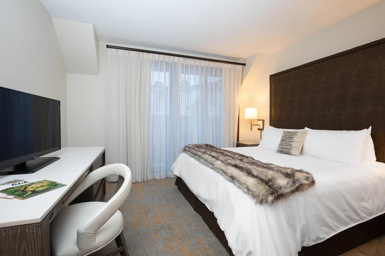 King Room with Sofa Bed and River View at Beaver Creek Lodge, Autograph Collection