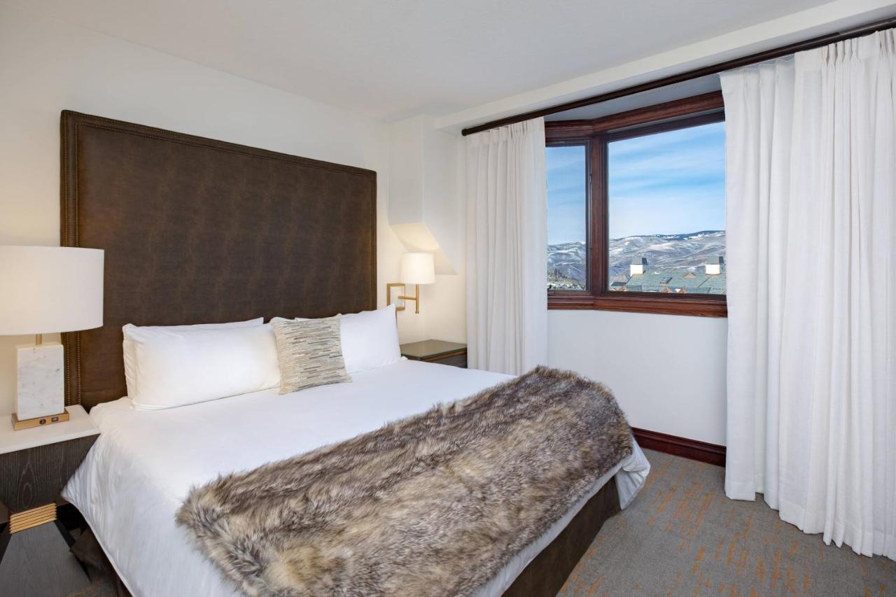 King Room with Sofa Bed and Mountain View at Beaver Creek Lodge, Autograph Collection