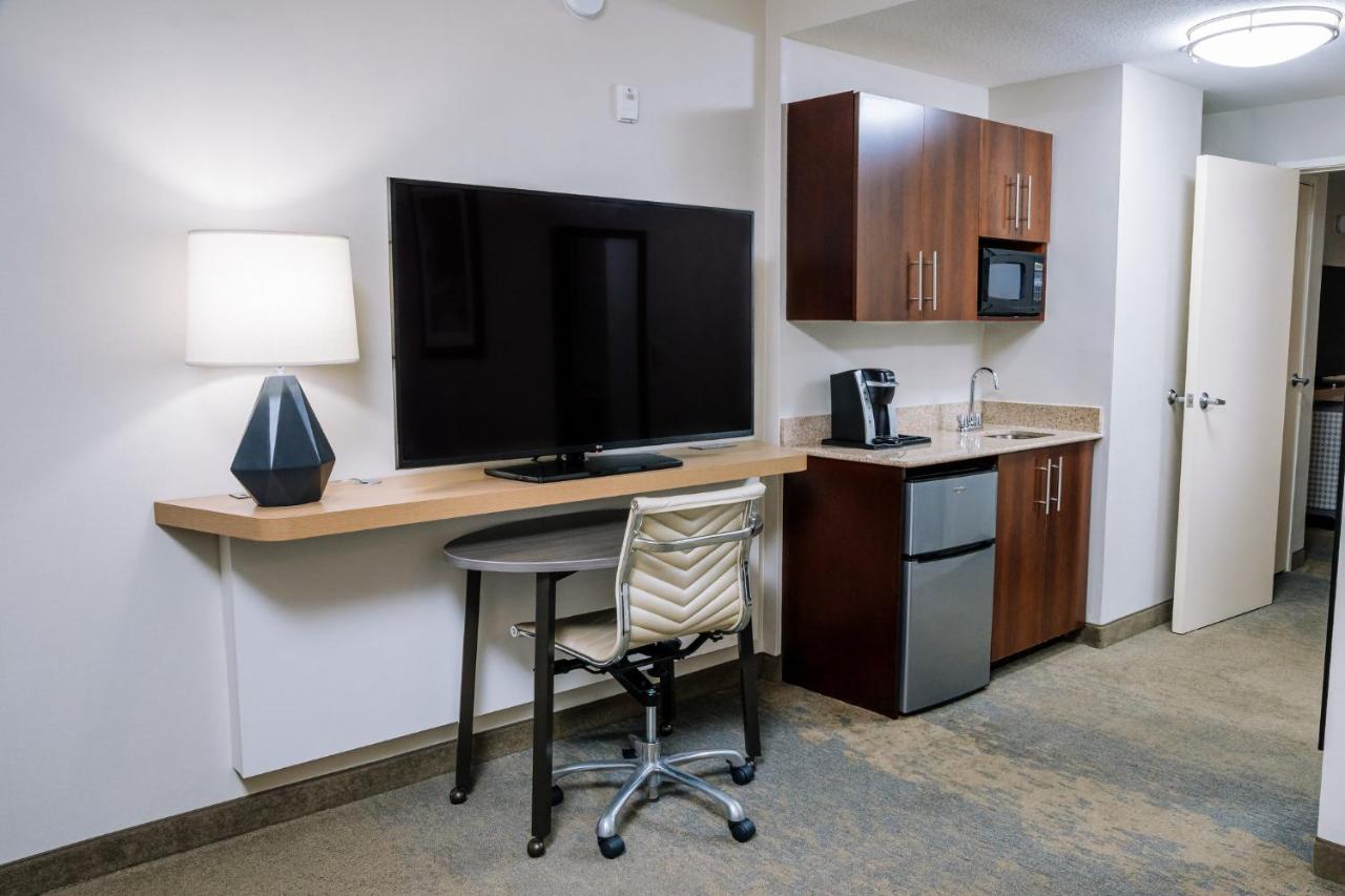 One-Bedroom King Suite at Holiday Inn & Suites Stockbridge/Atlanta I-75 by IHG