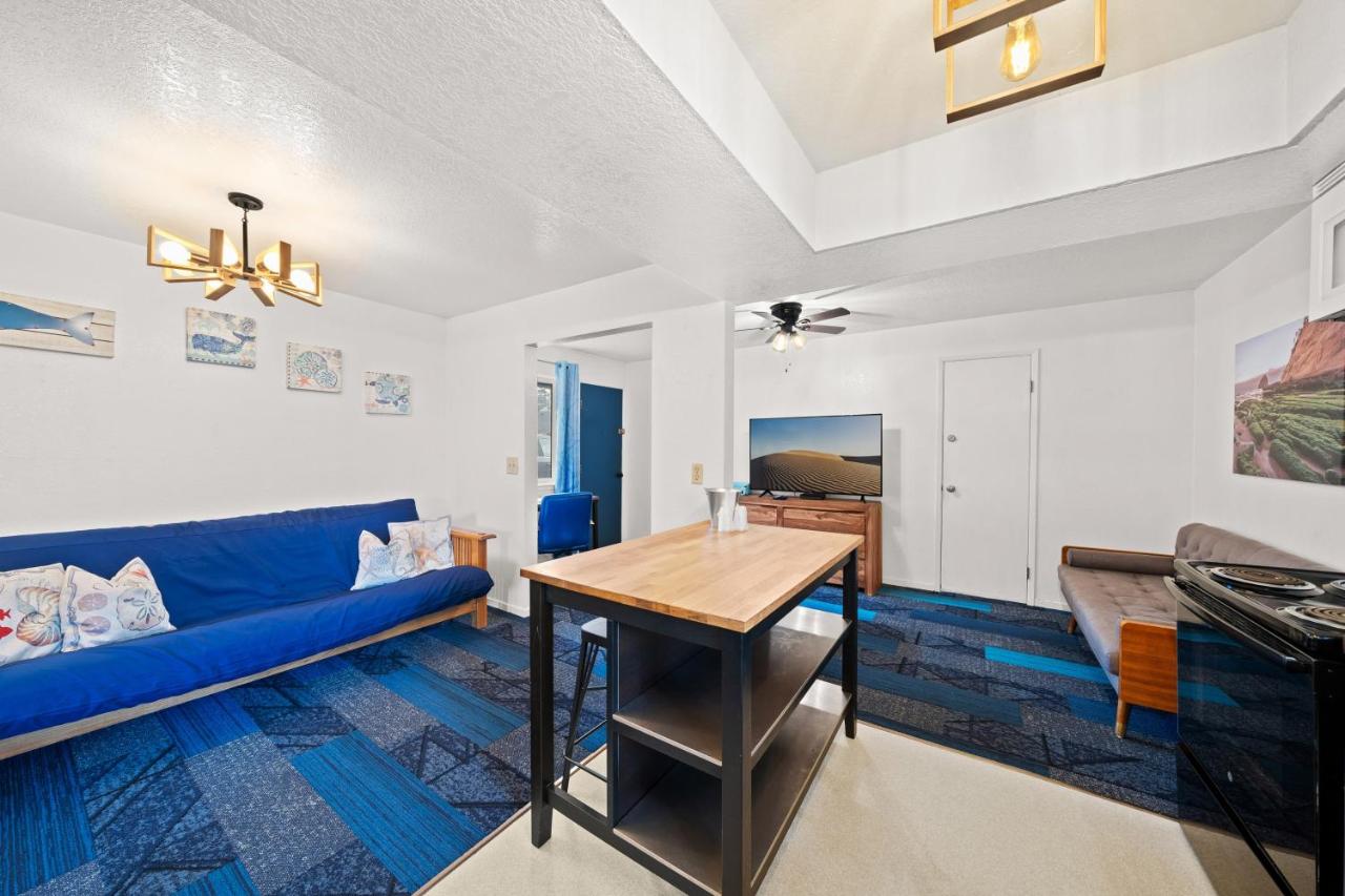 | Surf & Sand Inn