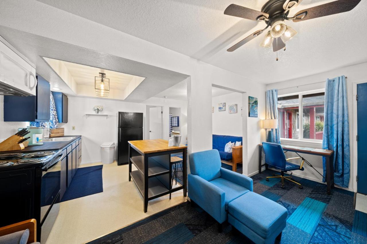 | Surf & Sand Inn