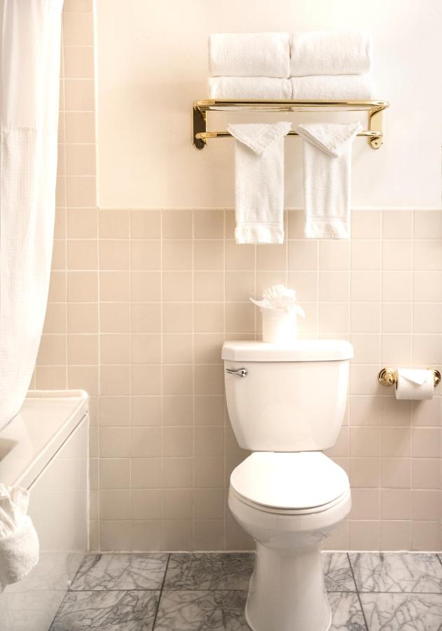 Executive Suite at Ayres Hotel Costa Mesa/Newport Beach