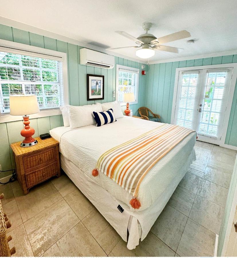 Deluxe King Room at Westwinds Inn