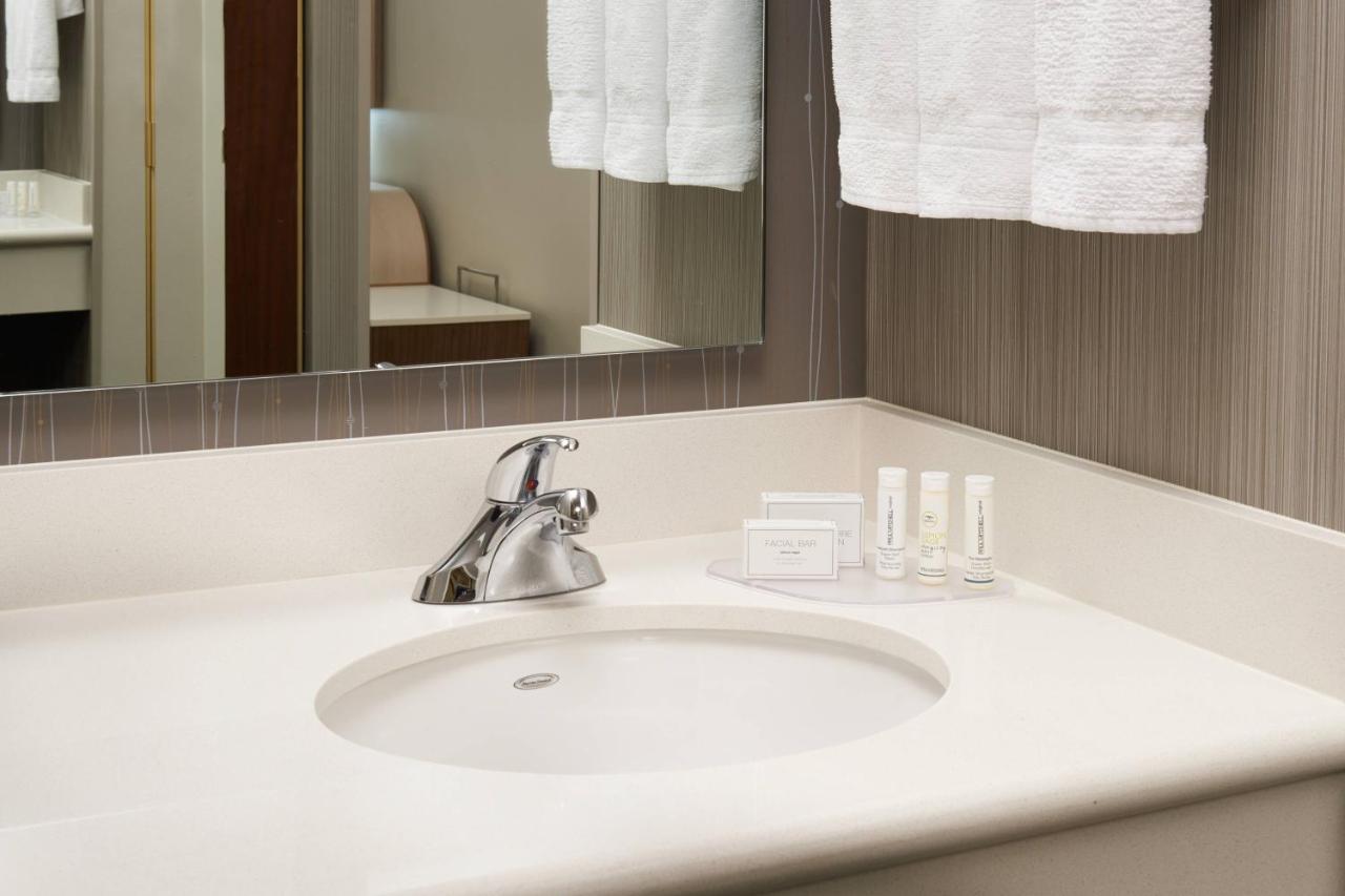 | Courtyard by Marriott Cincinnati-Covington