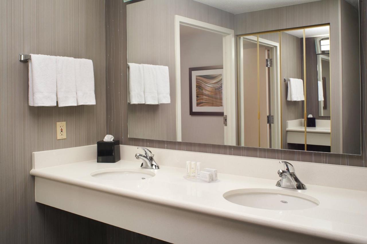 | Courtyard by Marriott Cincinnati-Covington