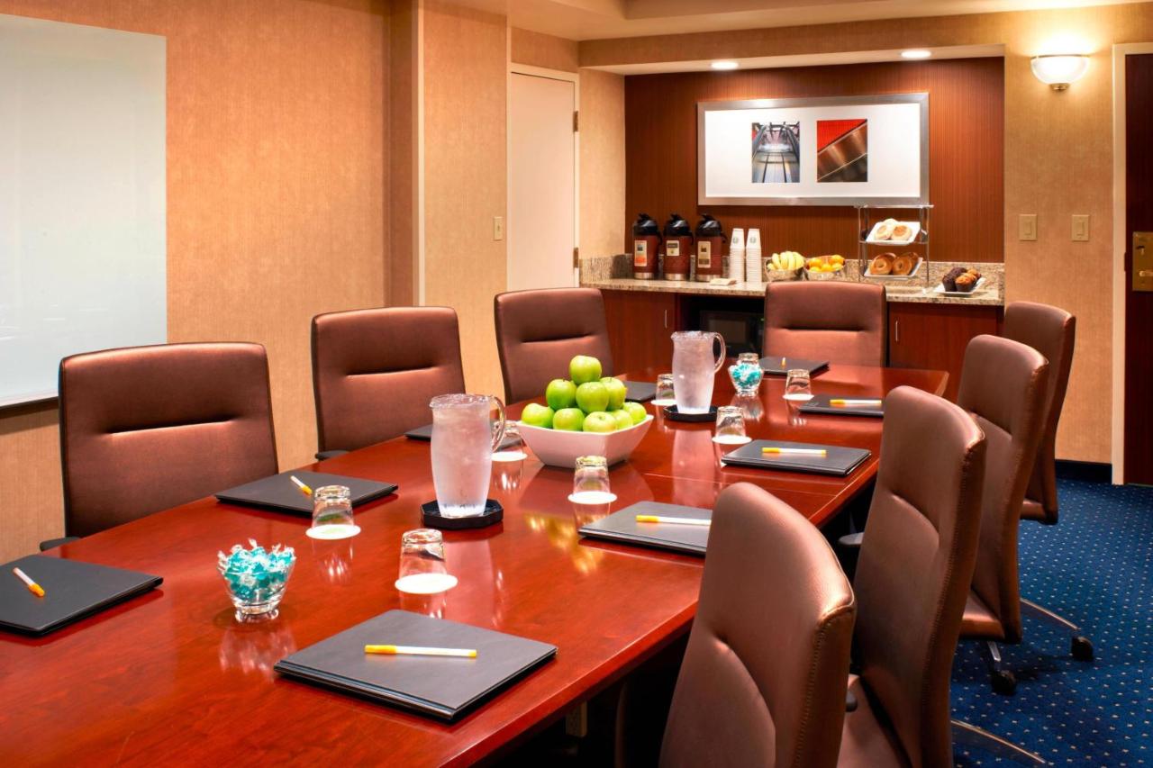 | Courtyard by Marriott Cincinnati-Covington