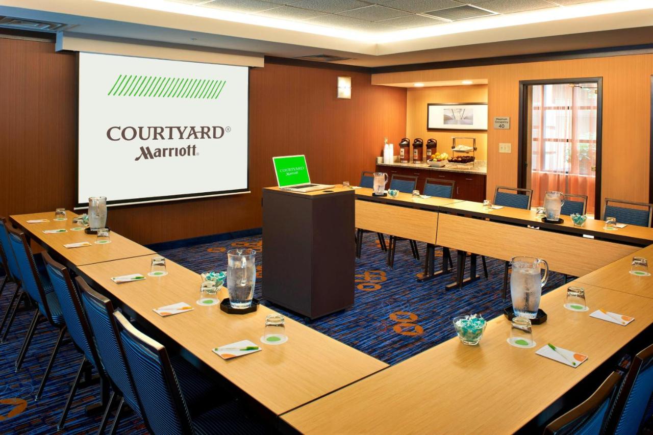 | Courtyard by Marriott Cincinnati-Covington