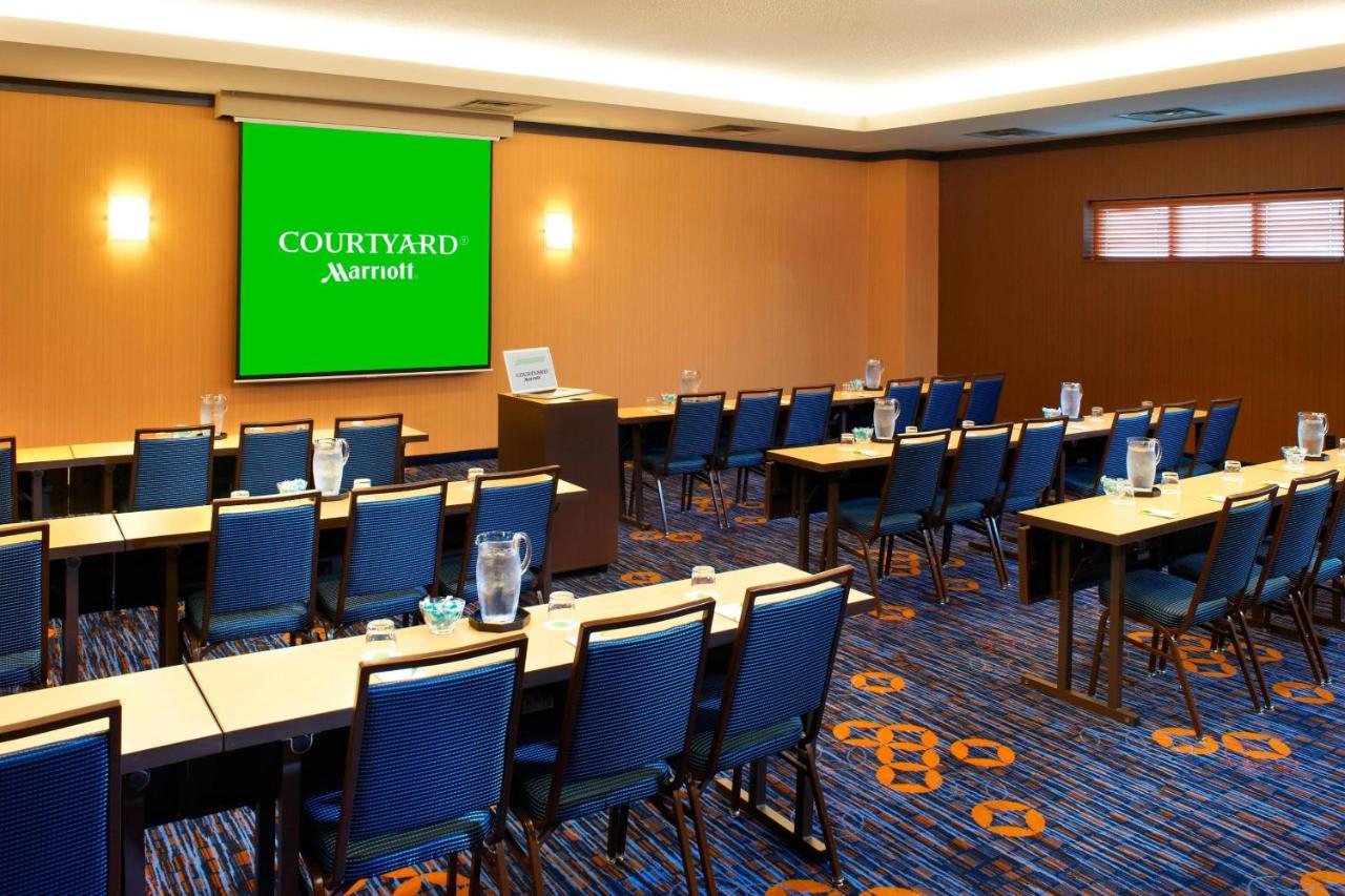 | Courtyard by Marriott Cincinnati-Covington