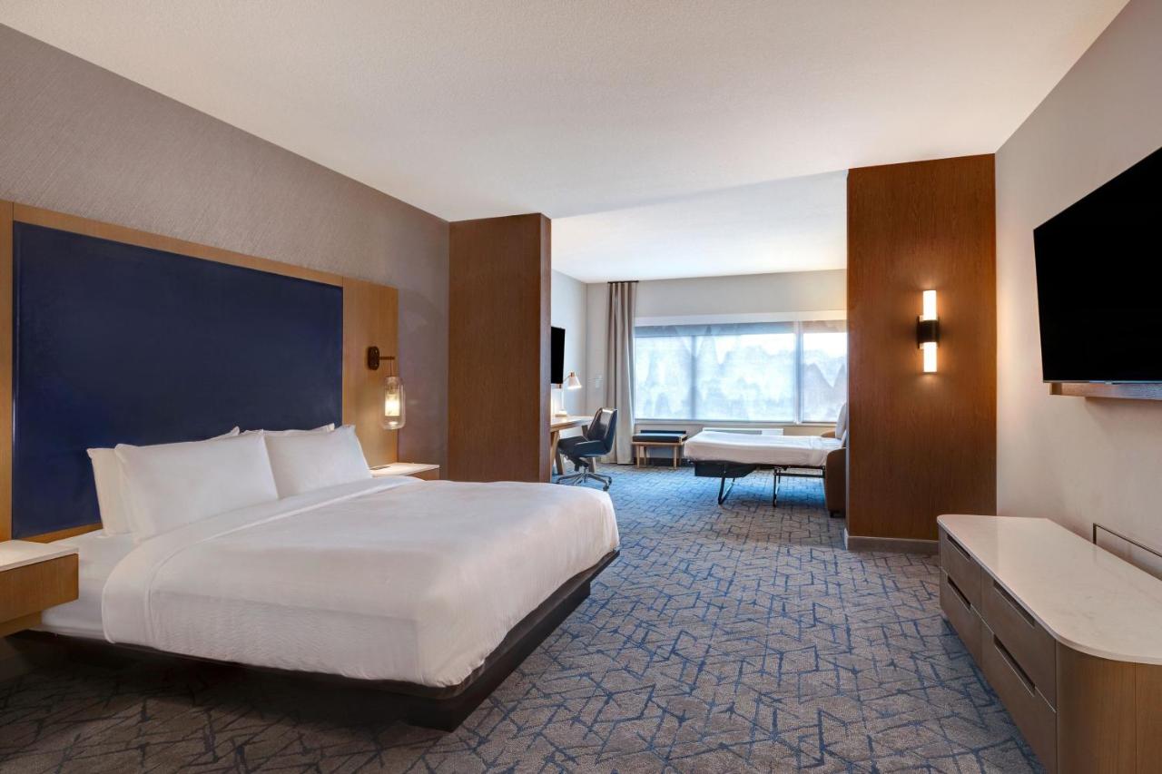 | Fairfield by Marriott Inn & Suites Minneapolis Downtown
