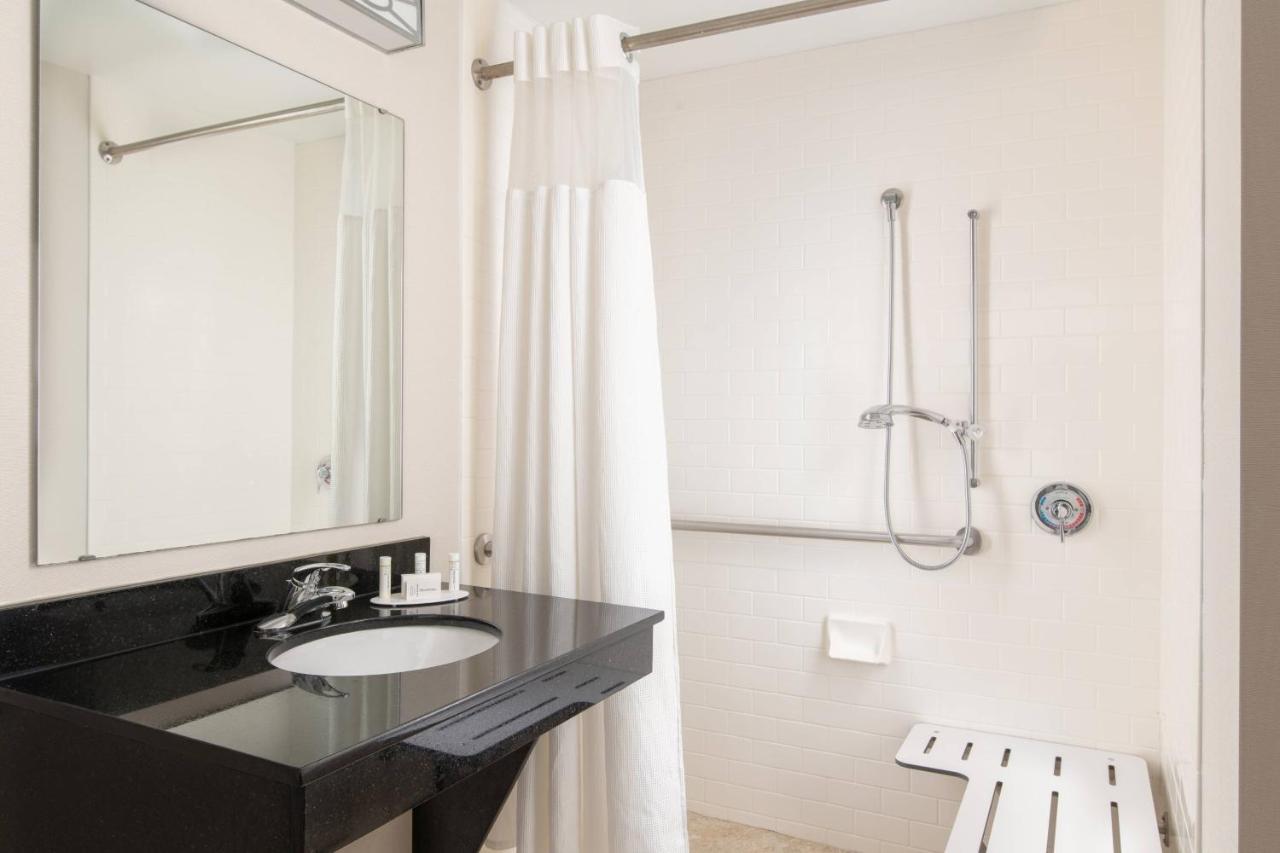 King Room at Fairfield Inn & Suites Chattanooga I-24/Lookout Mountain