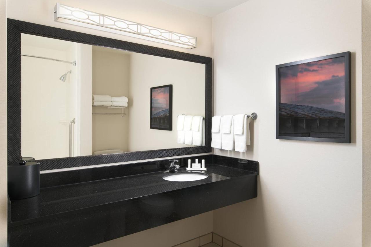 King Room at Fairfield Inn & Suites Chattanooga I-24/Lookout Mountain