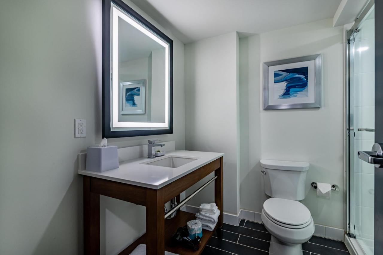 King Room at Four Points by Sheraton Brunswick