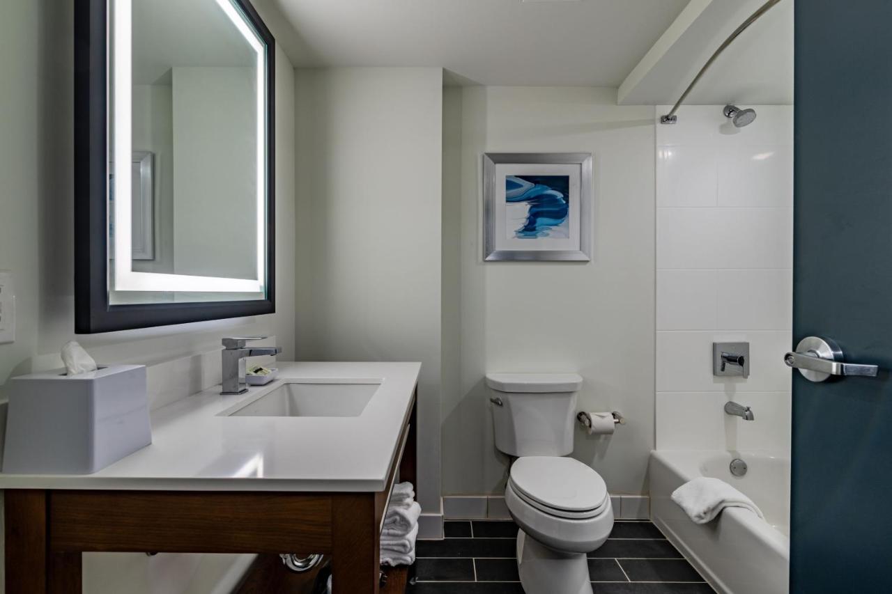 Double Queen Room at Four Points by Sheraton Brunswick