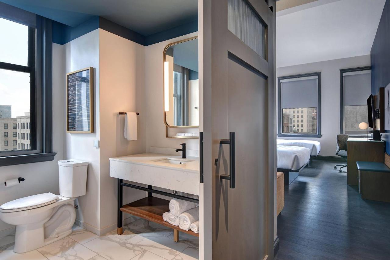 Queen Room with City View at Courtyard by Marriott Cincinnati Downtown