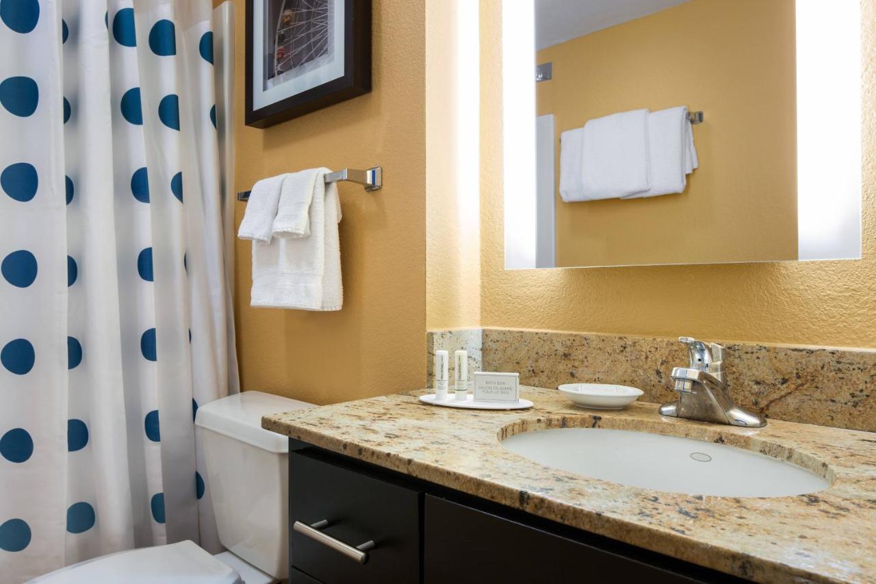 Queen Studio at TownePlace Suites Los Angeles LAX/Manhattan Beach