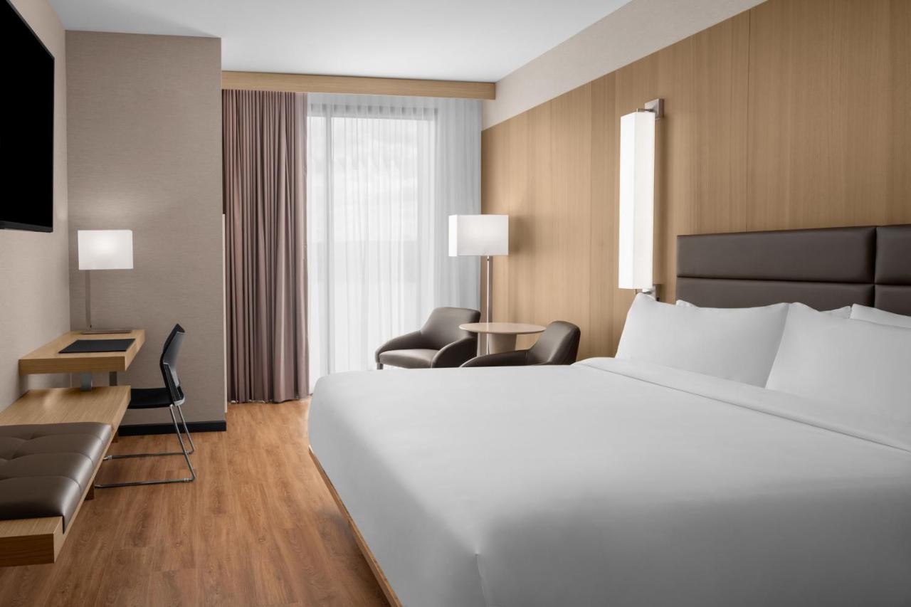 | AC Hotel by Marriott Vancouver Waterfront