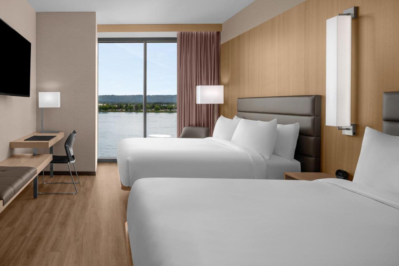 | AC Hotel by Marriott Vancouver Waterfront