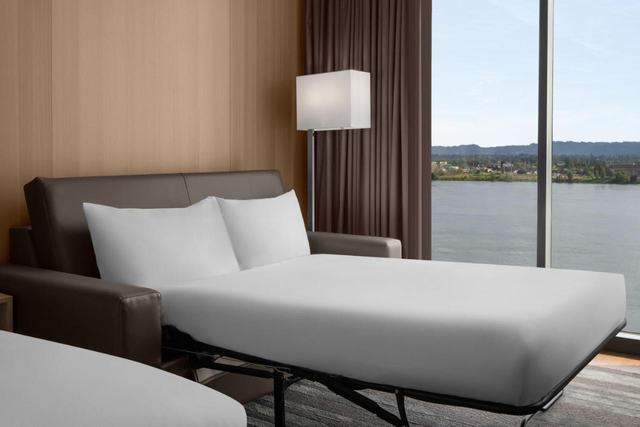| AC Hotel by Marriott Vancouver Waterfront