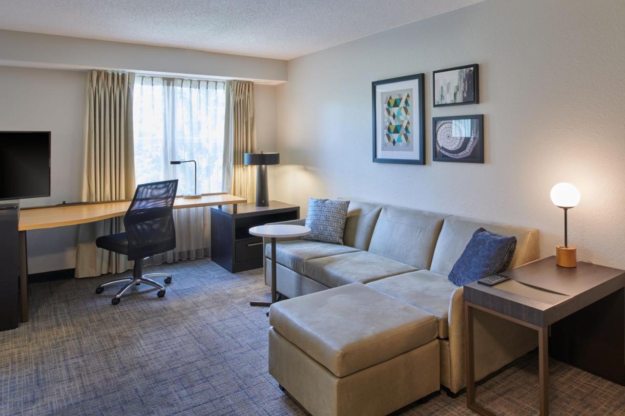 Queen Studio with Sofa Bed at Residence Inn by Marriott Detroit Novi