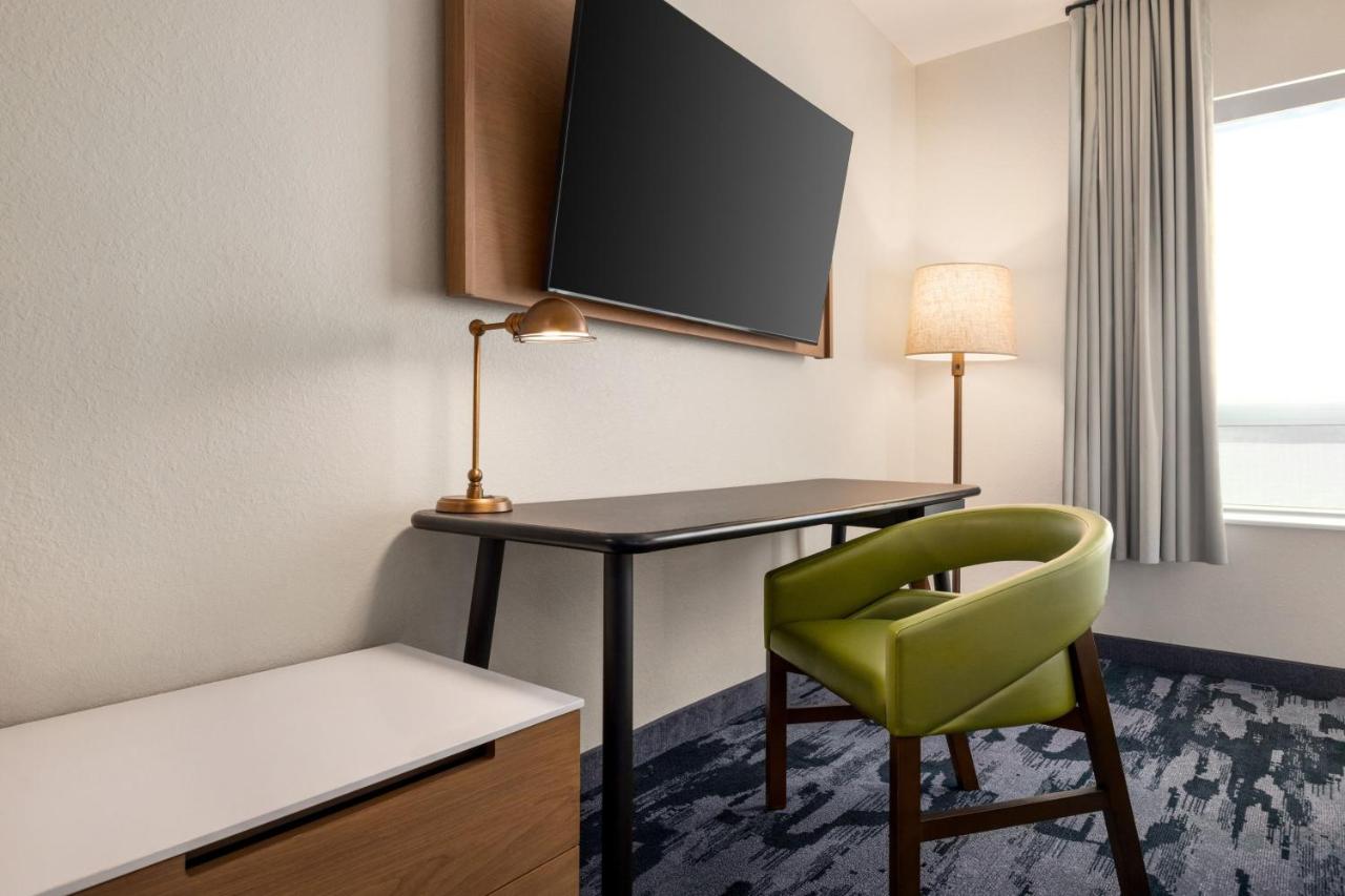 | Fairfield by Marriott Inn & Suites Bonita Springs