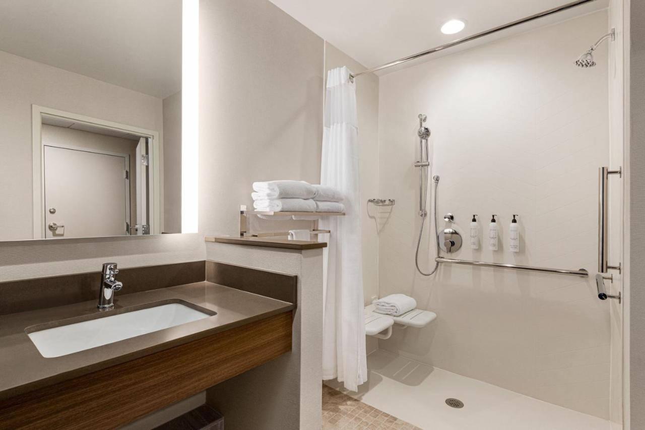 | Fairfield by Marriott Inn & Suites Bonita Springs