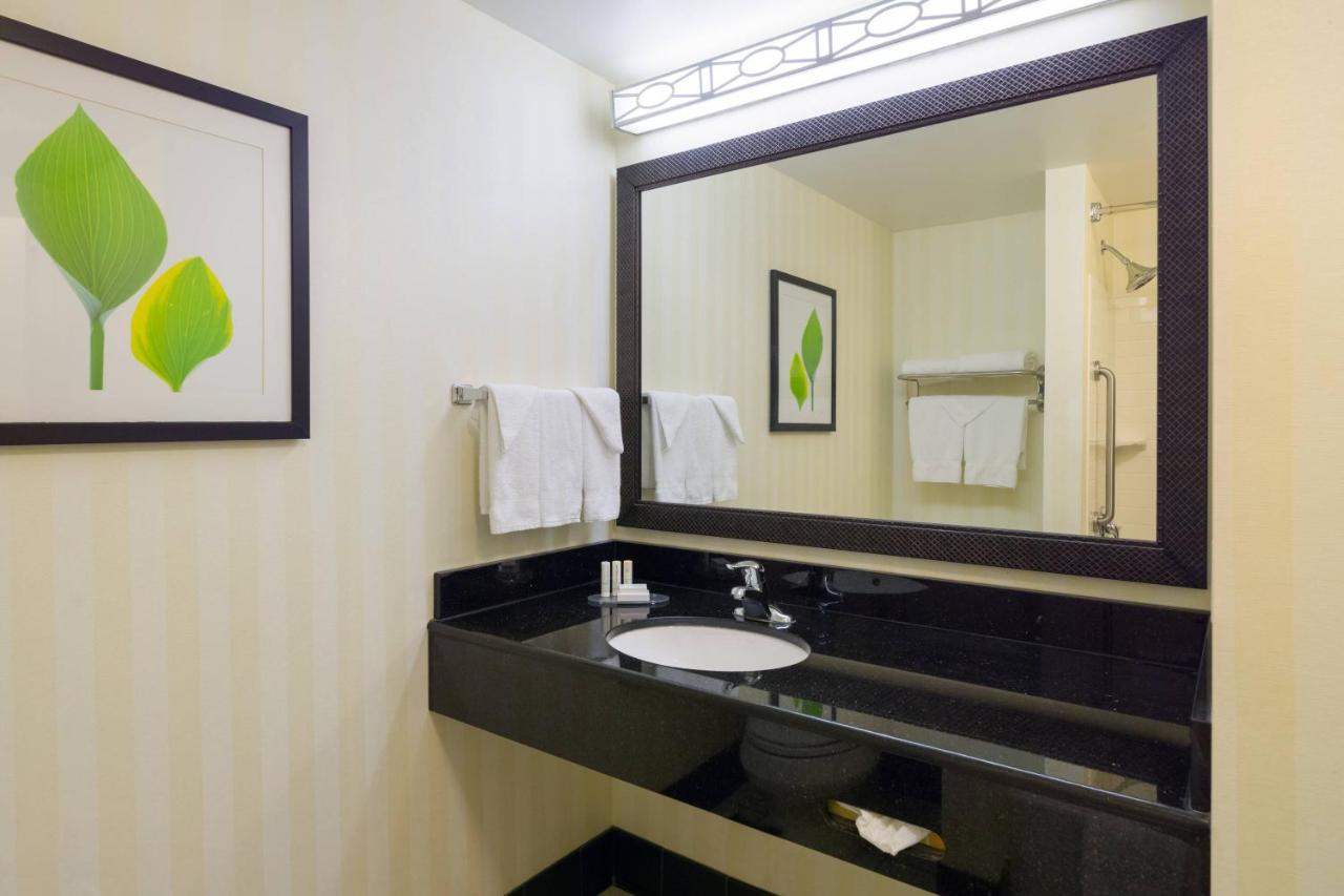 | Fairfield Inn & Suites Lock Haven
