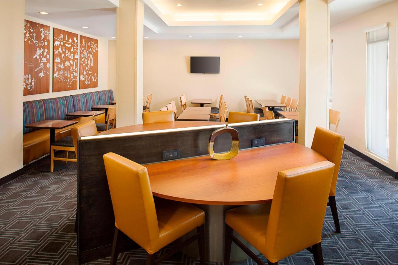  | TownePlace Suites by Marriott Phoenix Goodyear