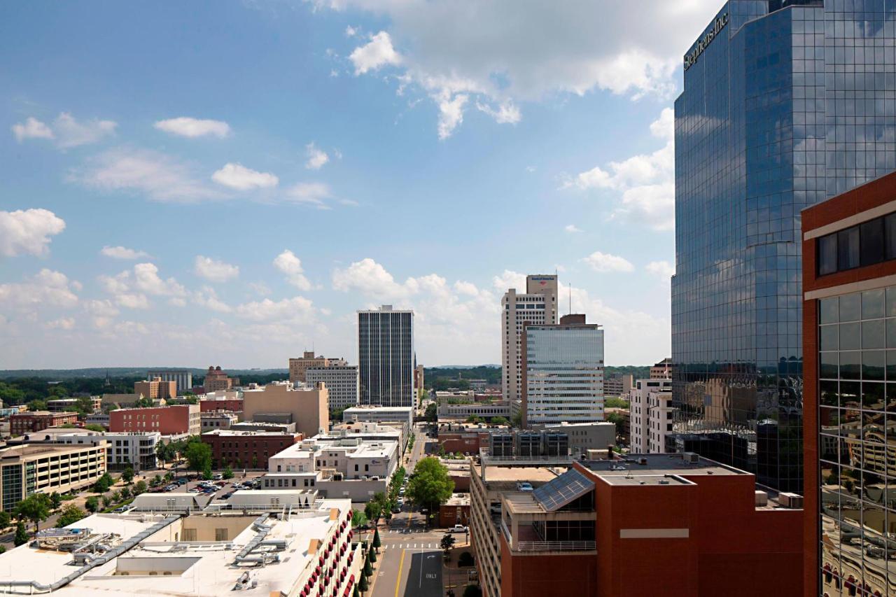 Guest room, 2 Double, City view, High floor at Little Rock Marriott