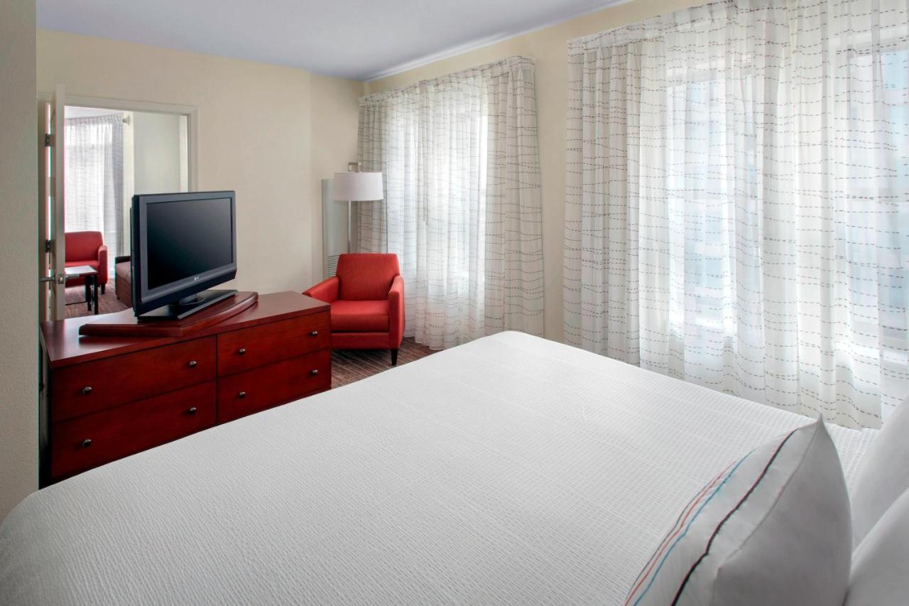  | Residence Inn Alexandria Old Town South at Carlyle