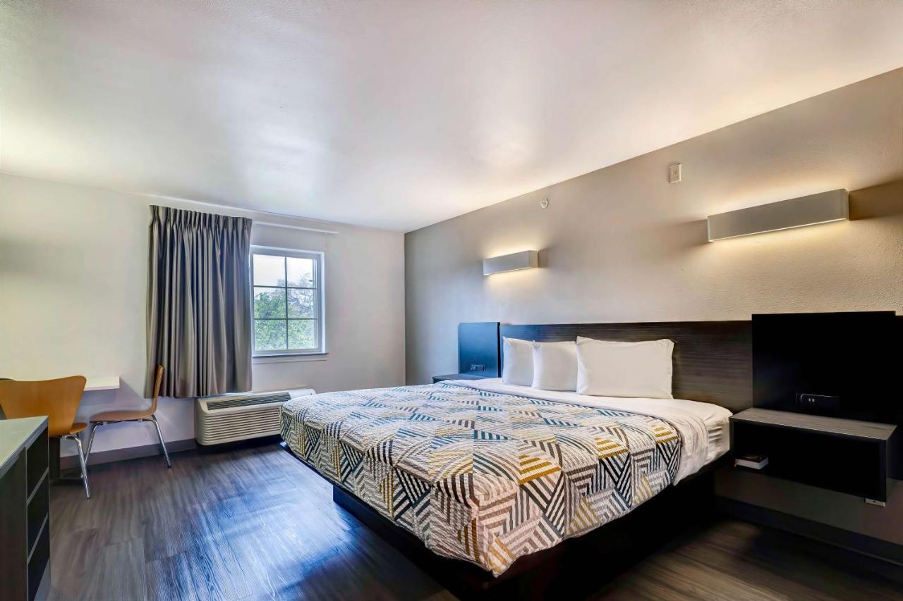 | Motel 6-Mesquite, TX - Balch Springs