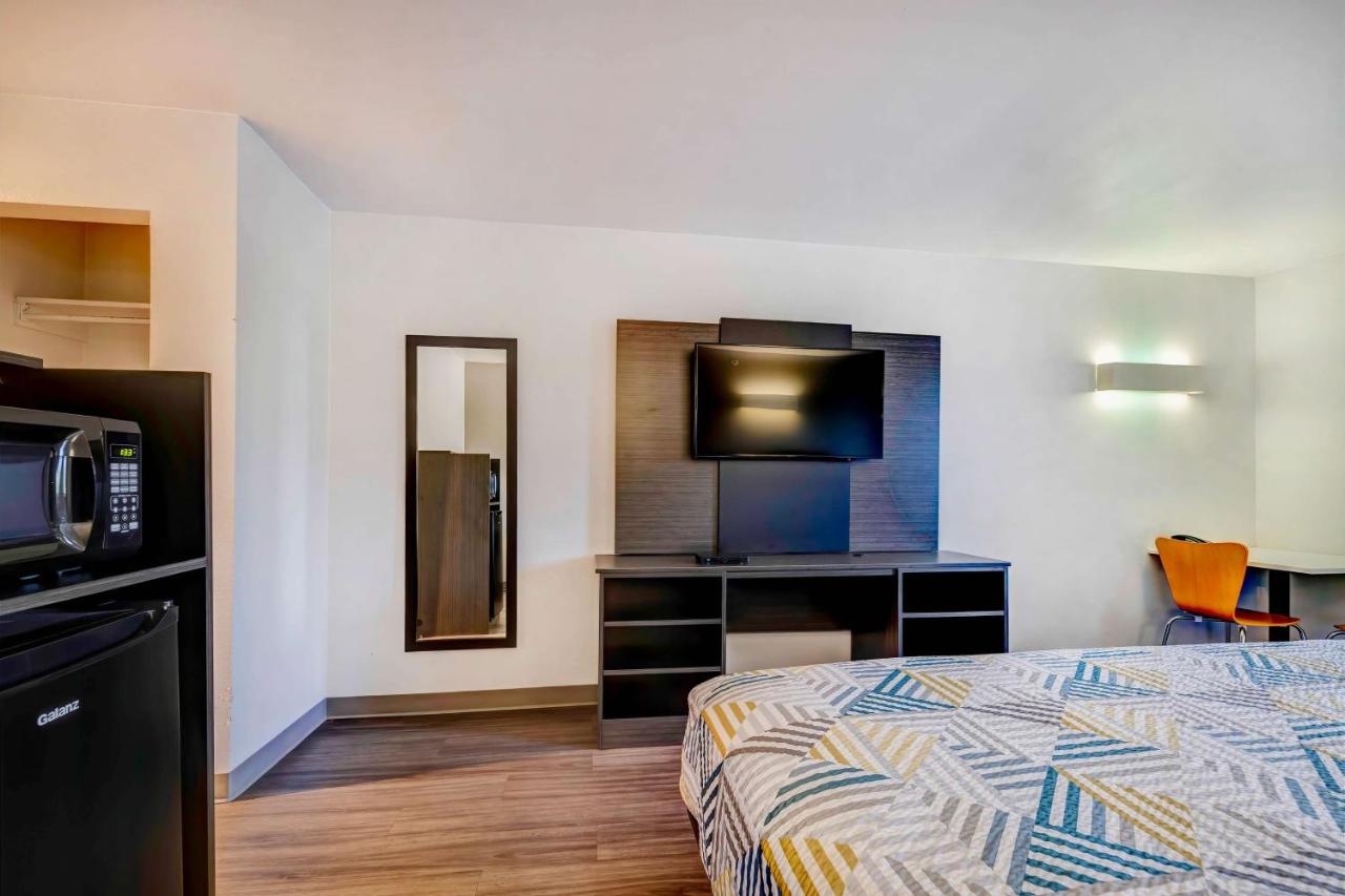 | Motel 6-Mesquite, TX - Balch Springs