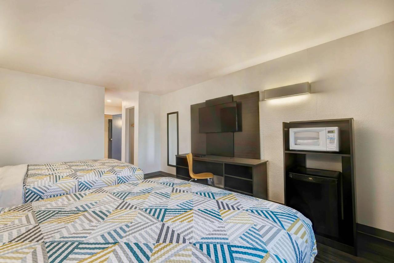| Motel 6-Mesquite, TX - Balch Springs