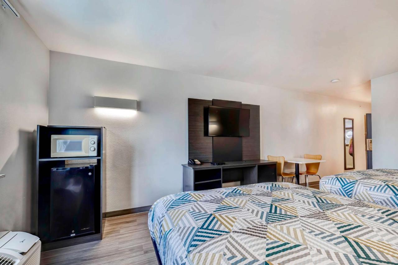 | Motel 6-Mesquite, TX - Balch Springs