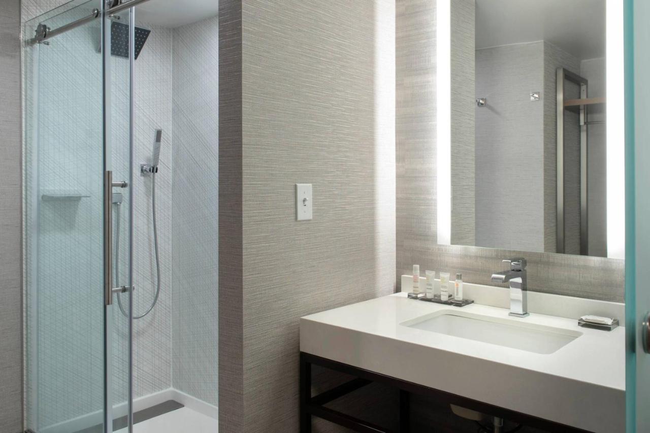 Concierge Level King Room - High Floor at Norfolk Waterside Marriott
