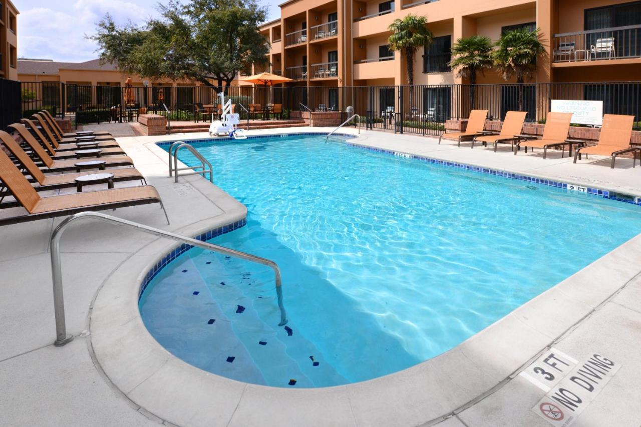 | Courtyard by Marriott San Antonio Medical Center