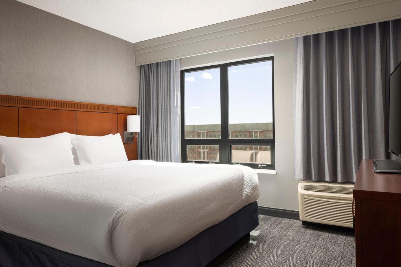 | Courtyard by Marriott Washington Capitol Hill/Navy Yard