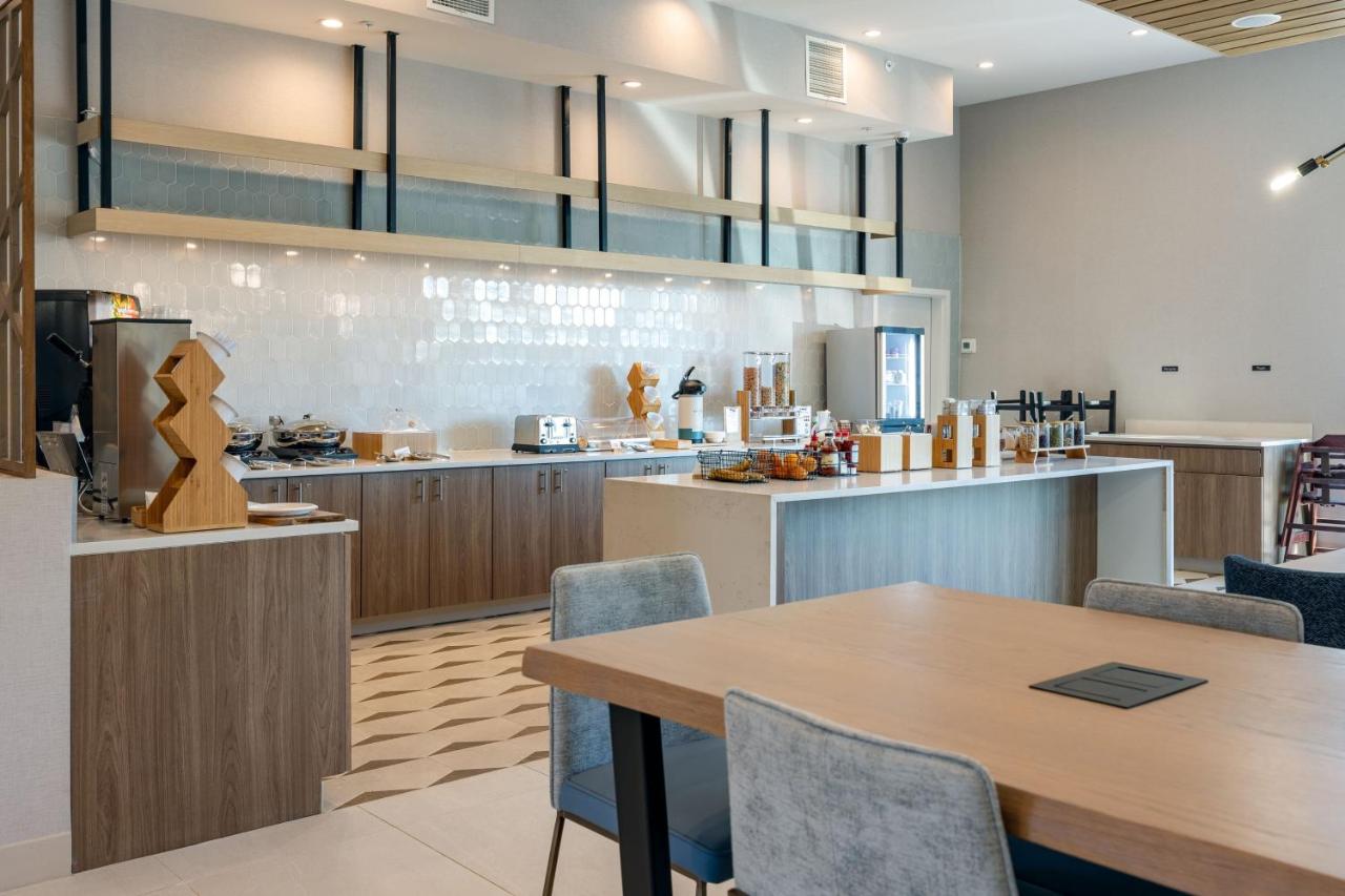 | Fairfield by Marriott Inn & Suites Canton Riverstone Parkway