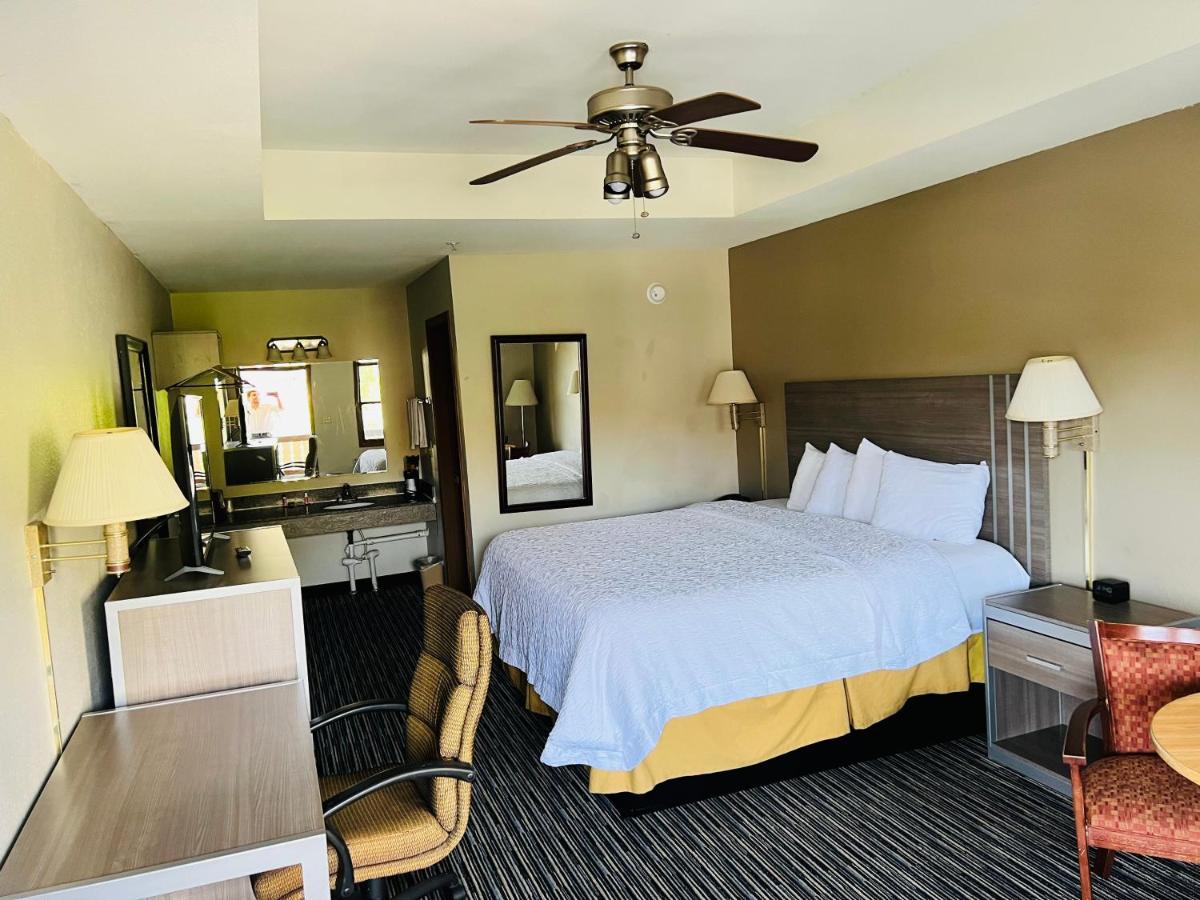 King Room - Non Smoking at Alpine Valley Inn