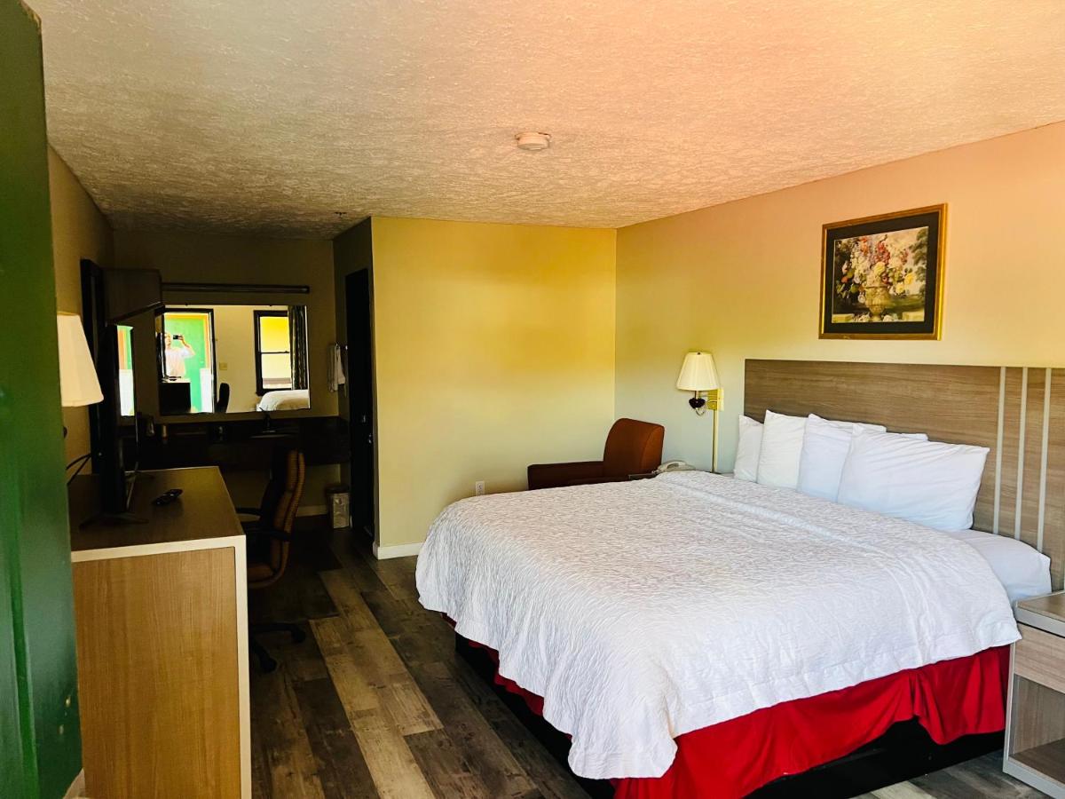 King Room - Non Smoking at Alpine Valley Inn