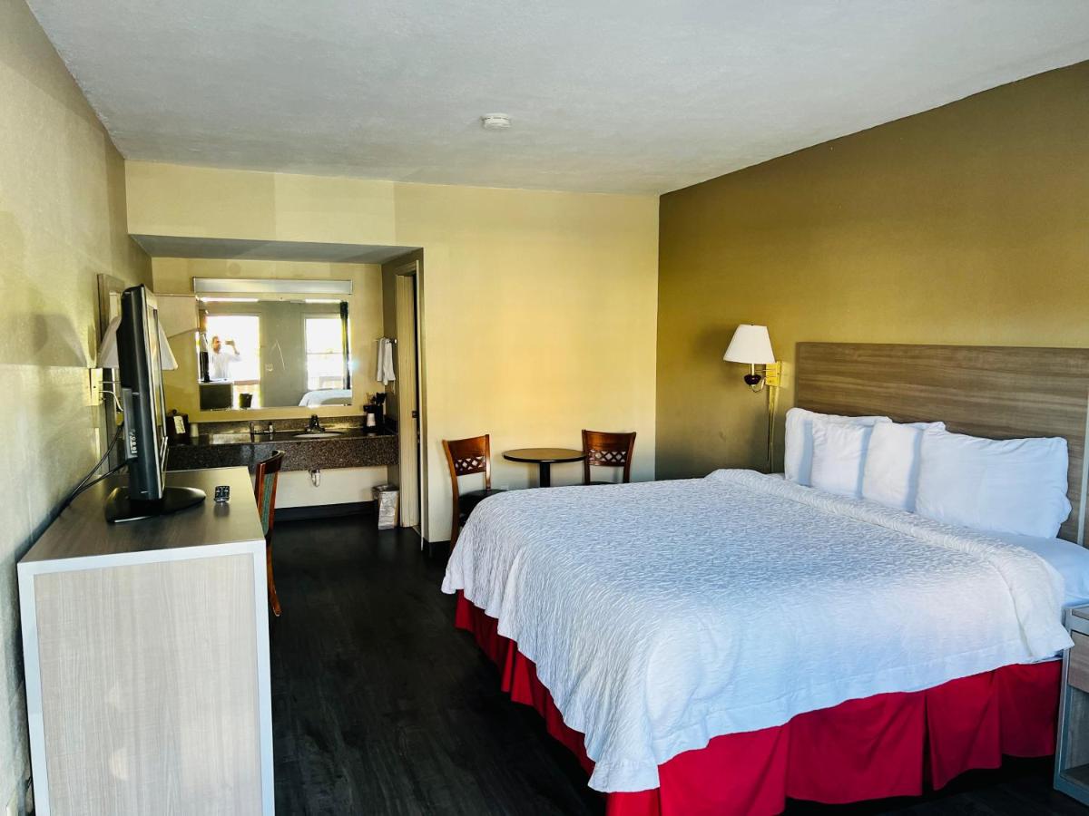 King Room - Non Smoking at Alpine Valley Inn