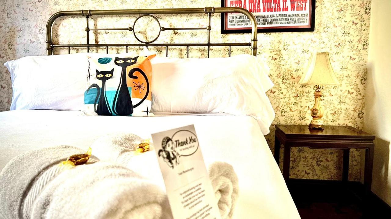 | Hotel La More at The Bisbee Inn