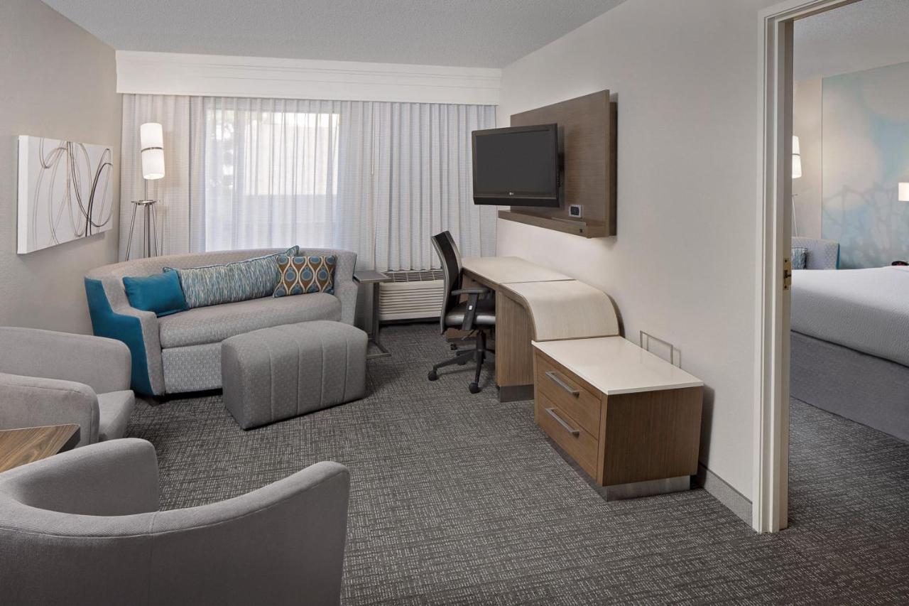 | Courtyard Houston Westchase