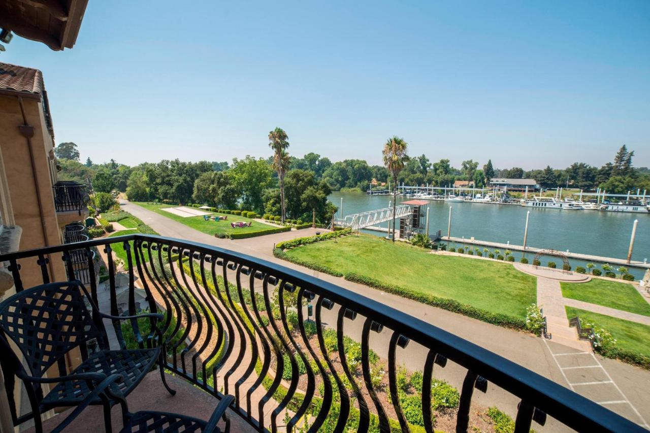 Guest room, 2 Double, River view, Balcony at The Westin Sacramento Hotel & Marina