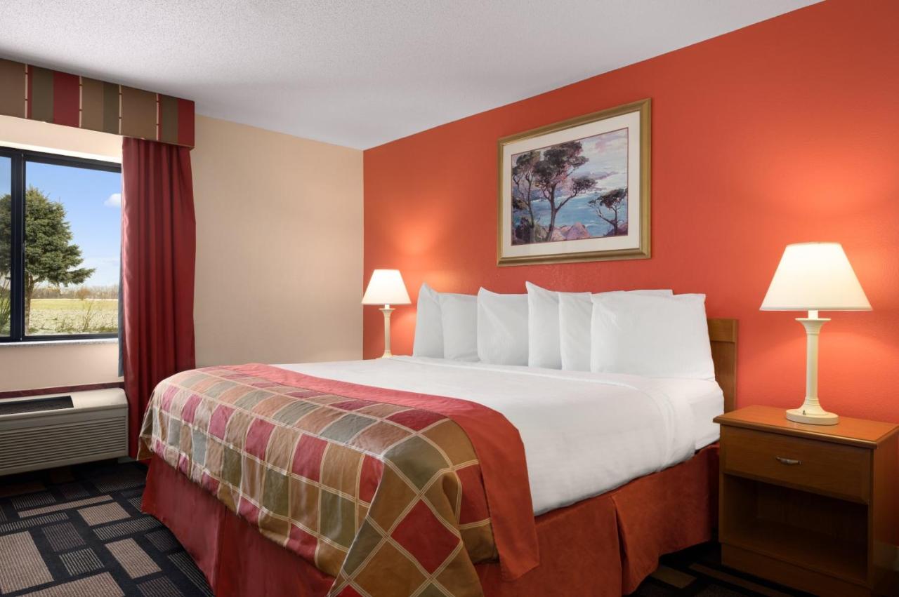 King Room - Non-Smoking at Baymont by Wyndham Springfield IL