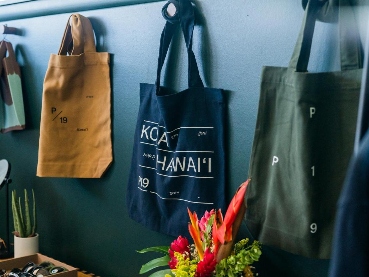 | PACIFIC 19 Kona