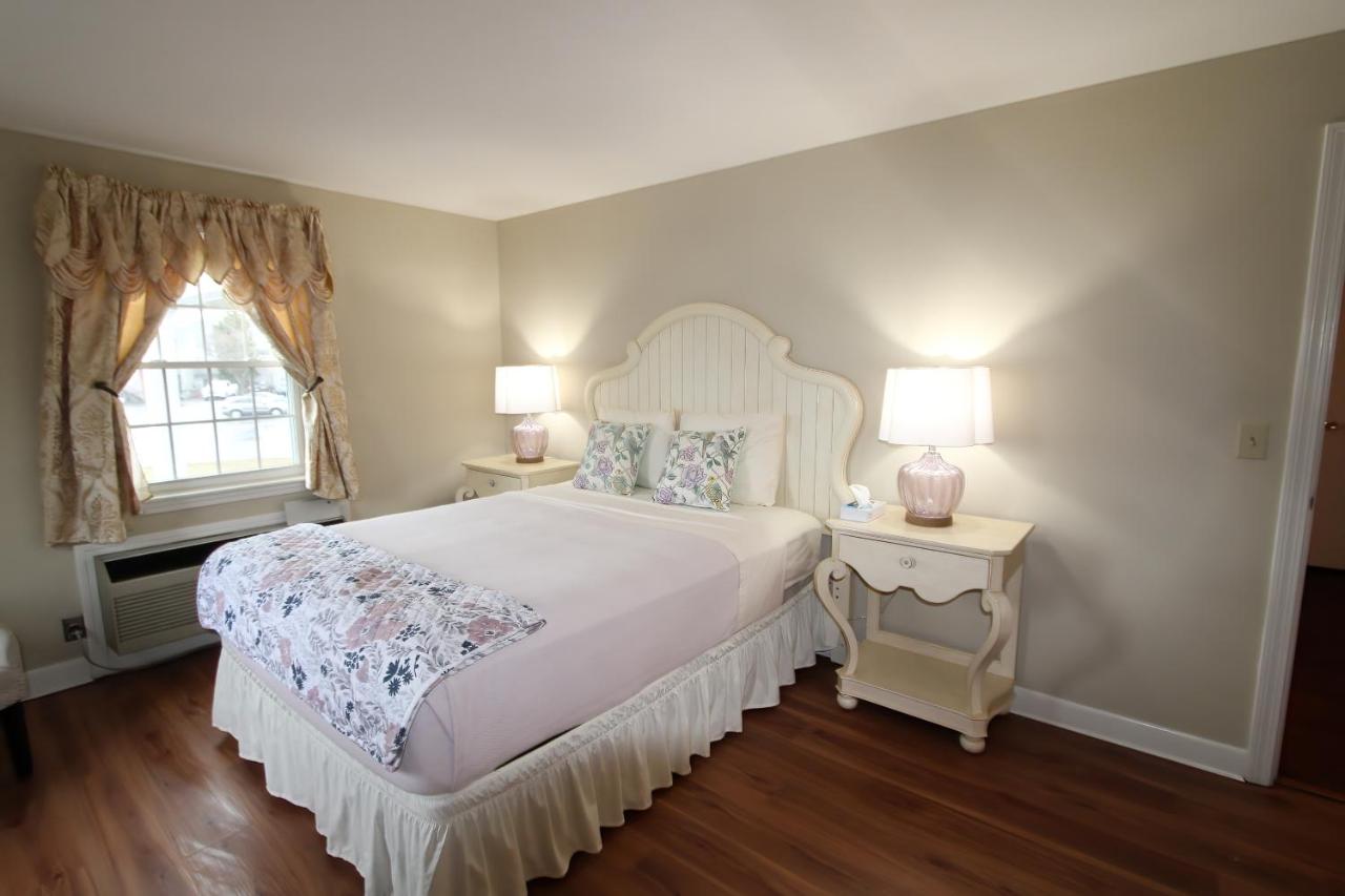 | Colonial Inn Seekonk